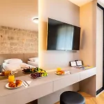 Centre In Stone House Apartment *
