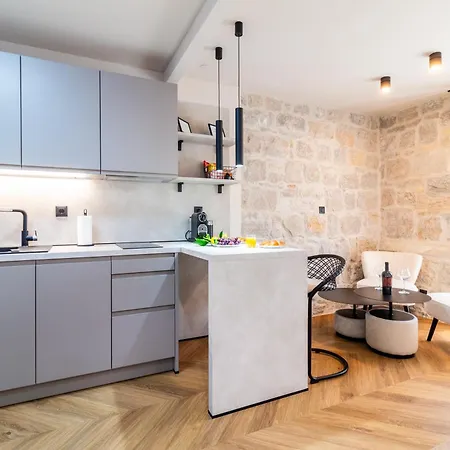 Centre In Stone House *