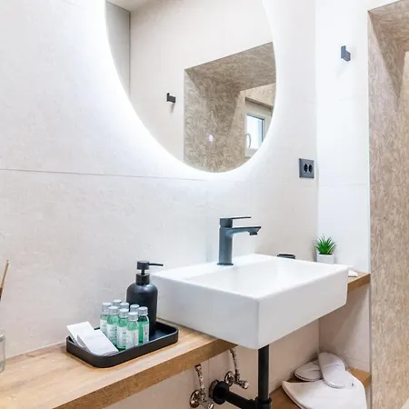 Centre In Stone House *