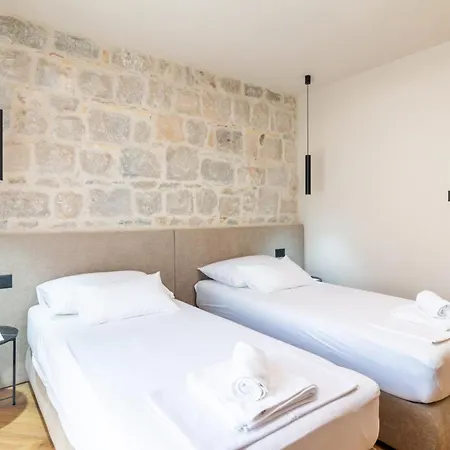 Centre In Stone House Apartment