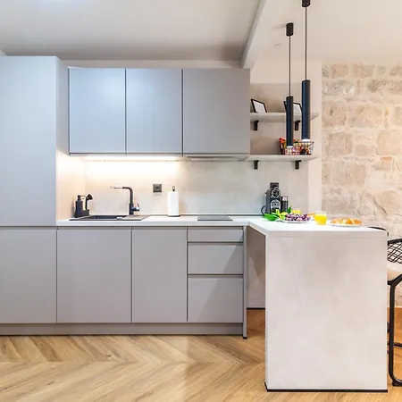 Apartment Centre In Stone House *