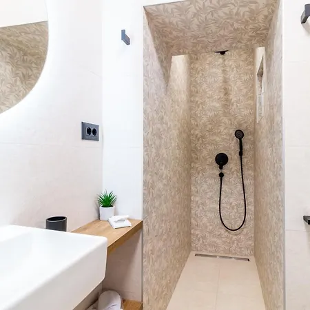 Centre In Stone House * Split